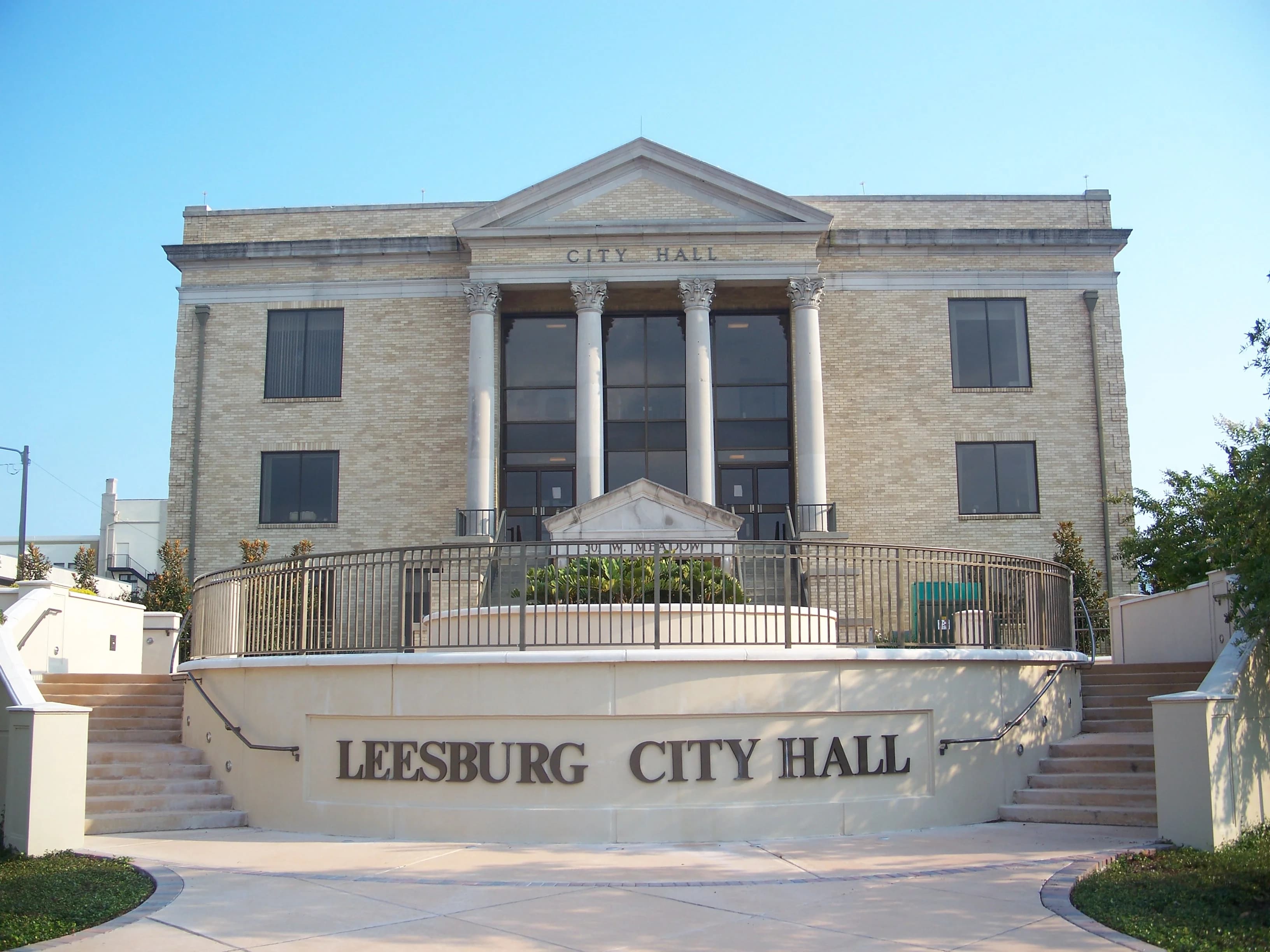 Leesburg City Hall — stump grinding services in Leesburg FL